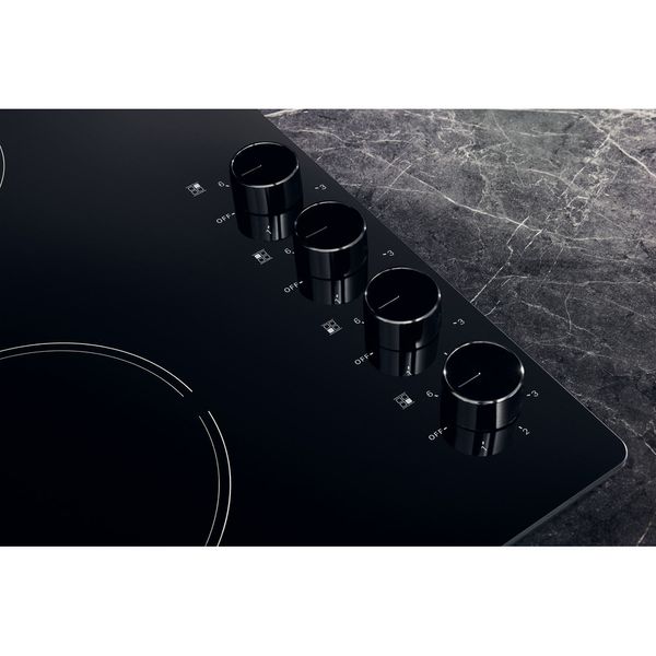 Hotpoint-HOB-HR-620-R-H-Black-Radiant-vitroceramic-Lifestyle-control-panel