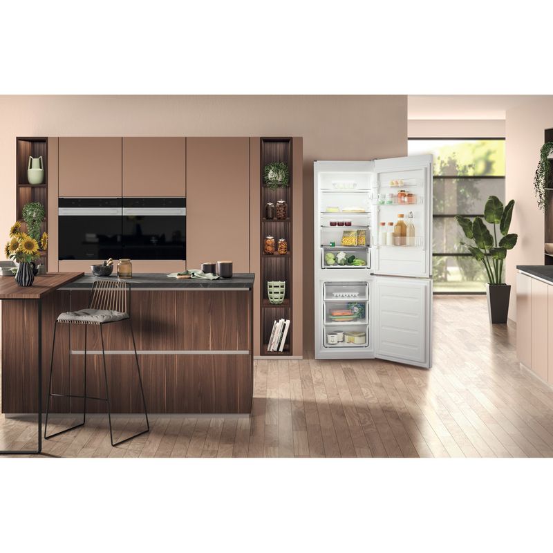 Hotpoint Fridge Freezer Freestanding H1NT 821E W 1 Global white 2 doors Lifestyle frontal open