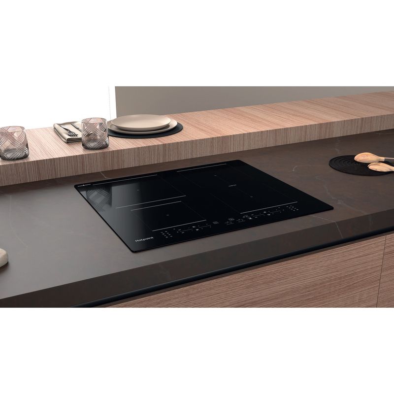 Hotpoint HOB TB 2460B CPNE Black Induction vitroceramic Lifestyle perspective