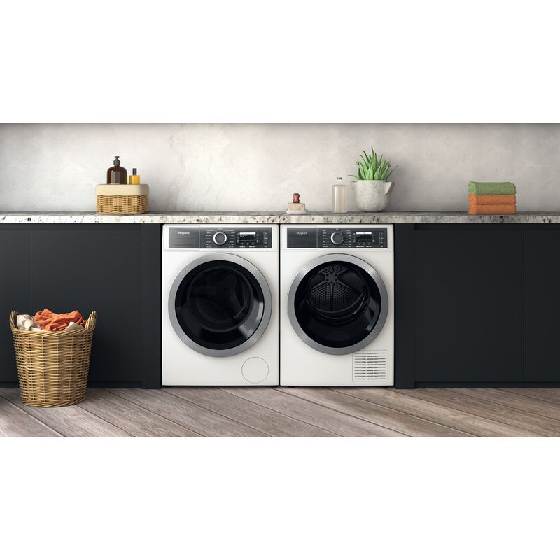 Hotpoint Washing machine Freestanding H7 89 GPOWER UK White Front loader A Lifestyle frontal