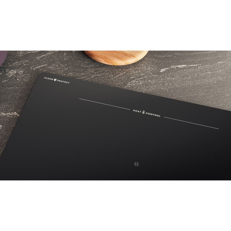 Hotpoint-HOB-HTX6014DCF-Black-Induction-vitroceramic-Lifestyle-detail