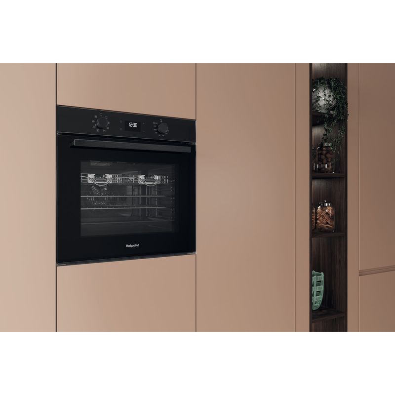 Hotpoint-OVEN-Built-in-HO-455HZ-B-UK-Electric-A-Lifestyle-perspective