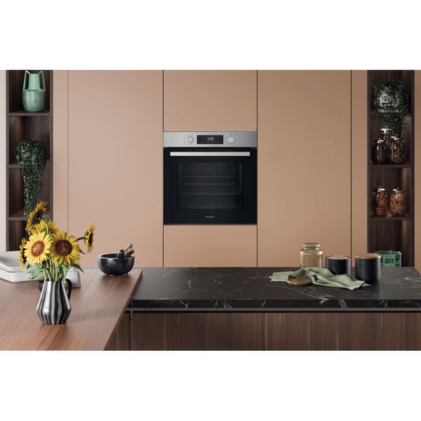 Hotpoint OVEN Built-in HOM 255C X UK Electric A Lifestyle frontal