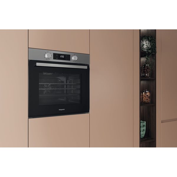 Hotpoint OVEN Built-in HOM 255C X UK Electric A Lifestyle perspective
