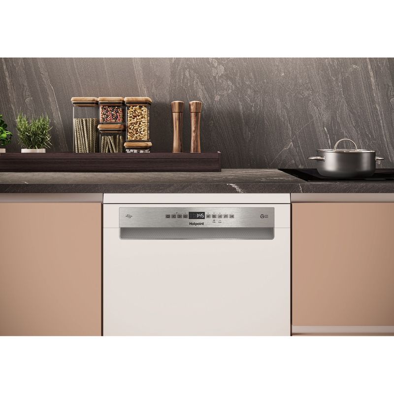 Hotpoint-Dishwasher-Freestanding-H7F-HP33-UK-Freestanding-D-Lifestyle-control-panel