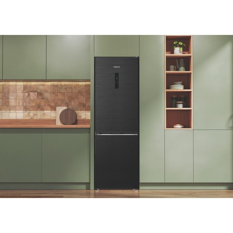 Hotpoint-Fridge-Freezer-Freestanding-HPK-26372-XR5UKE11-ARC-764-Manhattan-Gray-2-doors-Lifestyle-frontal