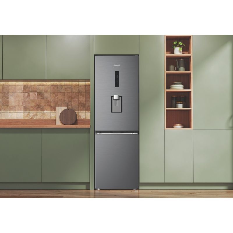 Hotpoint-Fridge-Freezer-Freestanding-HPK-26371W-XP4UKE-ARC-764-Manhattan-Gray-2-doors-Lifestyle-frontal