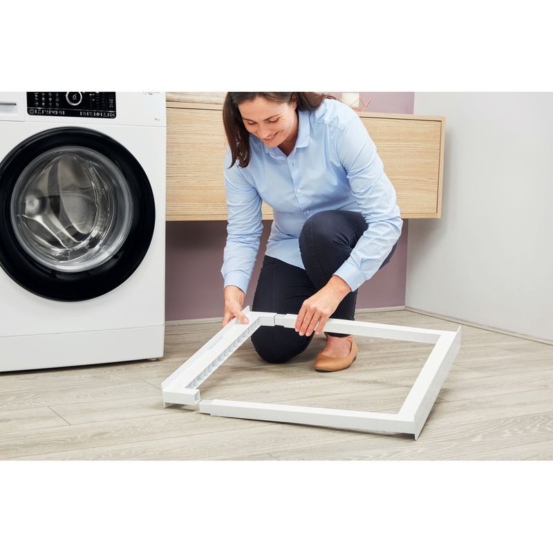 Whirlpool-WASHING-KCL103-Lifestyle-people