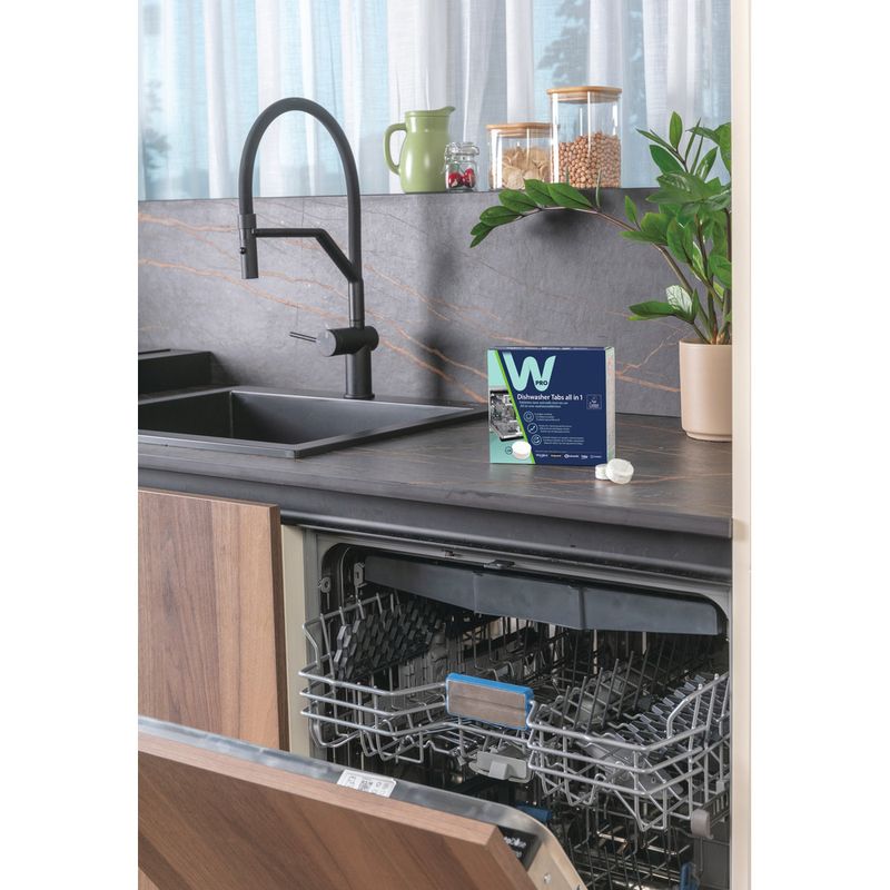 Whirlpool-DISHWASHING-NTB100-Lifestyle-perspective