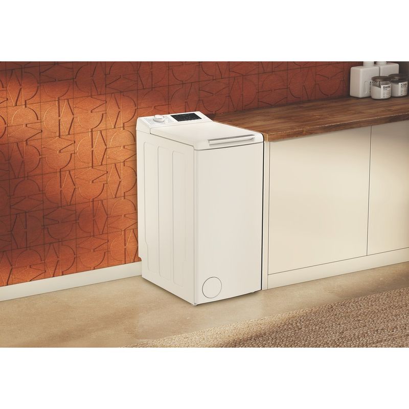 Hotpoint Washing machine Freestanding TH 721M ANTI STAIN UK White Top loader A Lifestyle perspective