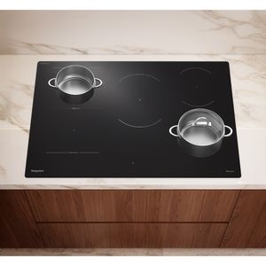Hotpoint-HOB-HTH8017KCF2-Black-Induction-vitroceramic-Lifestyle-frontal