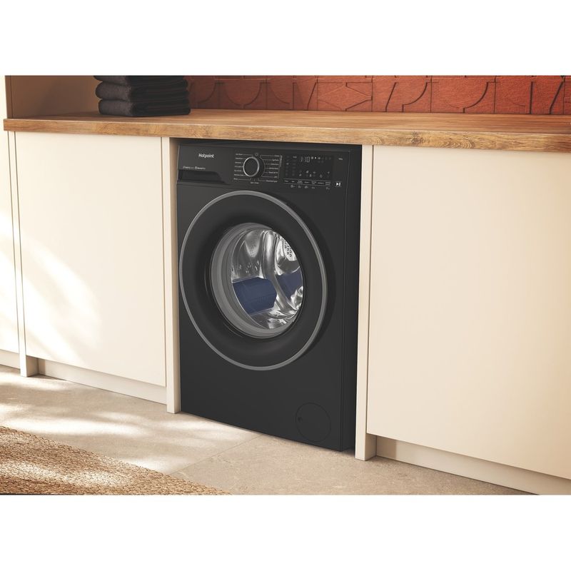 Hotpoint-Washing-machine-Freestanding-HB123WBCAREUK-Black-Front-loader-A-Lifestyle-perspective